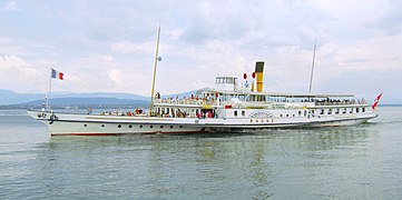 Le Rhône, un des prestigieux bateaux vapeurs Belle Époque de la Compagnie Générale de Navigation, mis en service entre 1904 et 1927 et monuments historiques. Ils offrent d'agréables croisières entre les rives genevoises, vaudoises, valaisannes et savoyardes sur le lac Léman.