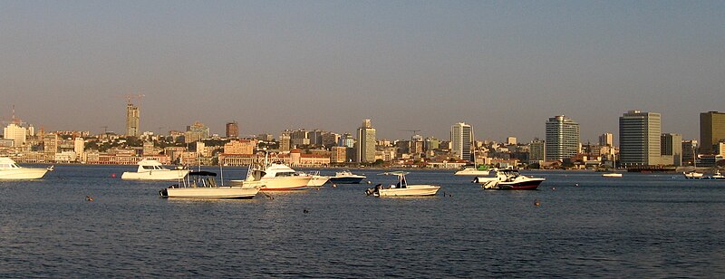 File:Bay of Luanda.jpg