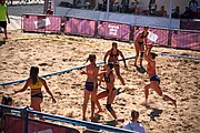 Deutsch: Beachhandball bei den Olympischen Jugendspielen 2018; Tag 3, 10. Oktober 2018; Mädchen, Vorrunde, Gruppe B - Niederlande-Argentinien 2:0 English: Beach handball at the 2018 Summer Youth Olympics at 10 October 2018 – Girls Preliminary Round Group B‎ – Netherlands-Argentina 2:0