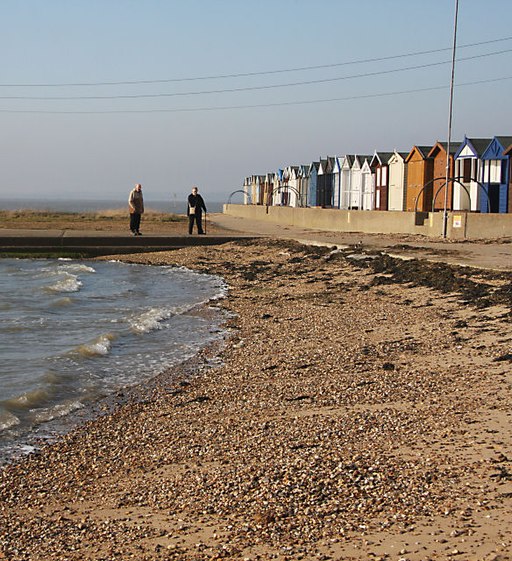 Beach near Westmarsh Point - geograph.org.uk - 1141657