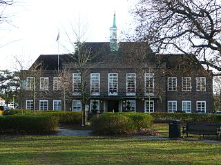 <span class="mw-page-title-main">Beaconsfield Town Hall</span> Municipal building in Beaconsfield, Buckinghamshire, England