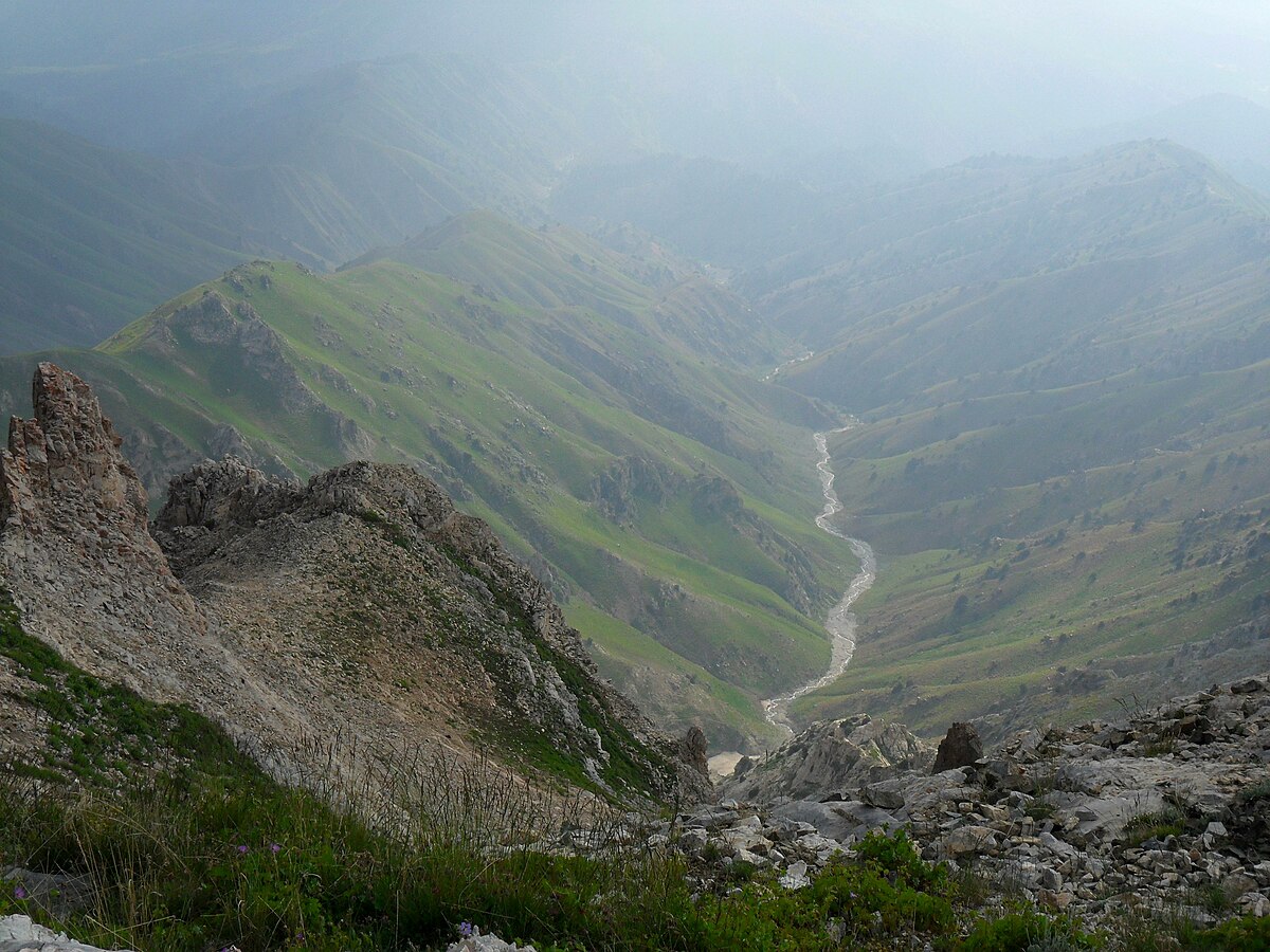 Горы Бельдерсай Узбекистан