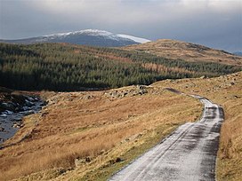 Ben Vuirich dari Glen Fernate jalan - geograph.org.inggris - 296816.jpg