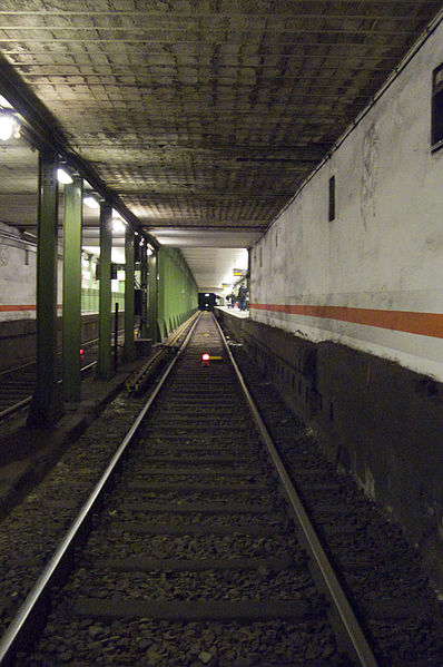 File:Berlin U-Bahn Deutsche Oper Tunnel.jpg