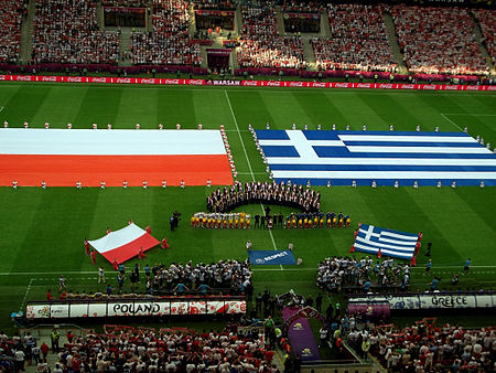 Tập tin:Both teams on the pitch POL-GRE 8-6-2012.jpg