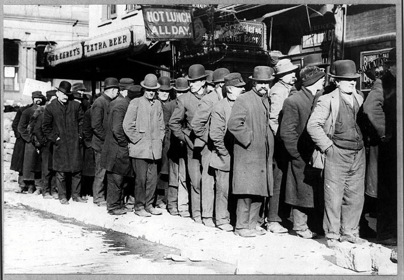 File:Bowery men waiting for bread in bread line, New York City, Bain Collection.jpg