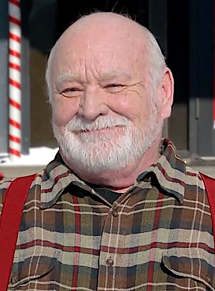Doyle-Murray in Christmas Under Wraps (2014)