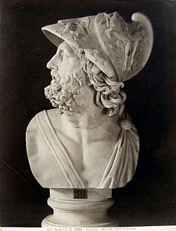 ’n Marmerborsbeeld van Menelaos.