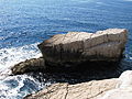Calanques -- Calanque de Port-Pin - petit rocher 2.jpg