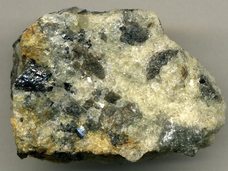 File:Calciocarbonatite (sovite) (Oka Carbonatite Complex, Early Cretaceous, 124-125 Ma; Oka Niobium Mine, Quebec, Canada) 6 (14842433453).jpg