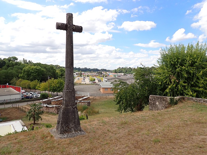 File:Calvaire de Notre-Dame des Sept Douleurs de Domessin.jpg