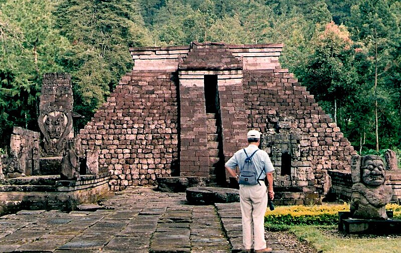 File:Candi Sukuh.jpg