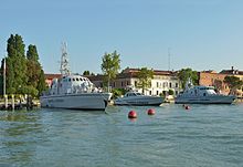 Caserma e imbarcazioni Guardia di Finanza Giudecca Venezia.jpg