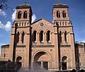 The seat of the Archdiocese of Medellín is Catedral Basílica Metropolitana de la Inmaculada Concepción.