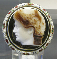 Médaillon avec la tête casquée d'Antoine de profil, en Alexandre.