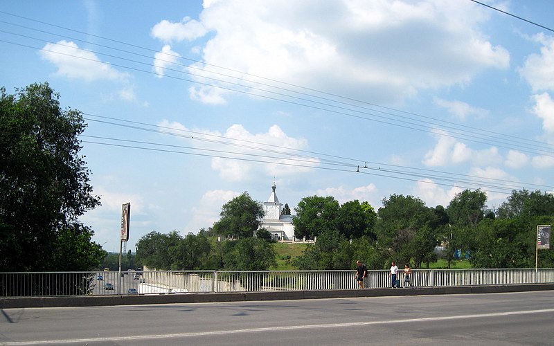 File:Church of Sts Constantine and Elena, looking North from the bridge - panoramio.jpg