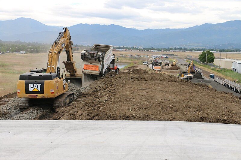 File:Coker Butte Overpass looking south (36025790531).jpg