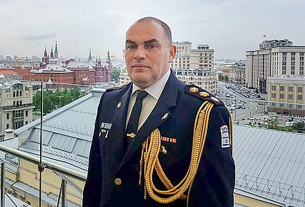 אלוף-משנה גרמן גילטמן נספח צה"ל ברוסיה על מדי גאלה עם שרוך מפואר