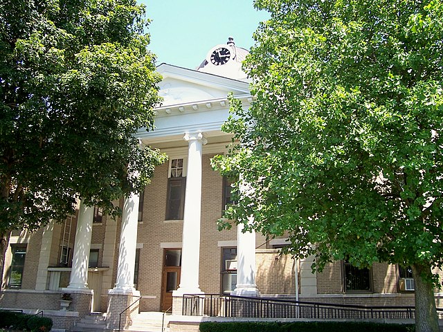 Calloway County courthouse on Murray's court square