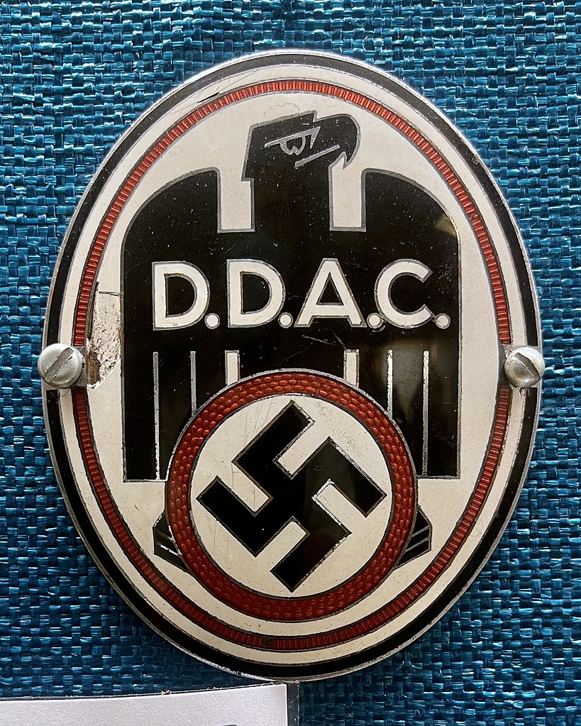 File:D.D.A.C. Der Deutsche Automobil-Club. German Third Reich Motor Club  enamelled car plate. Nazi eagle-and-swastika emblem (logotype of the  Automobile association). Hjemmefrontmuseet Rakkestad, Norway 2021-06-20 IMG  5403.jpg - Wikimedia Commons