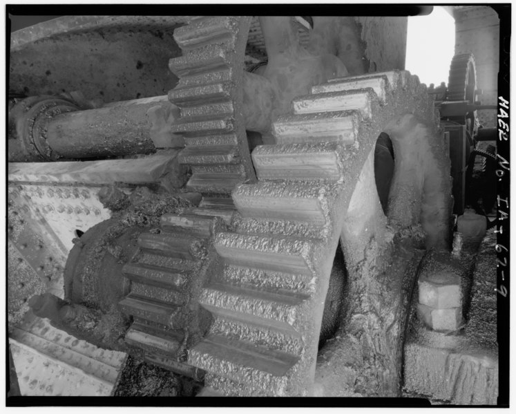 File:DETAIL OF DRIVE GEARS, FROM SOUTHWEST - Fort Madison Bridge, Spanning Mississippi River at U.S. Highway 61, Fort Madison, Lee County, IA HAER IOWA,56-FMAD.1-9.tif