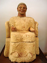 Cinerary urn, terracotta, Chiusi. Archaic. DSC00432 - Statua cineraria etrusca - da Chiusi - 550-530 aC.jpg