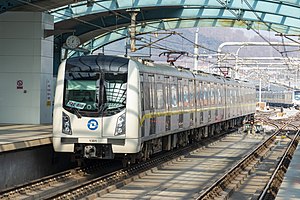 13号線九里駅の電車