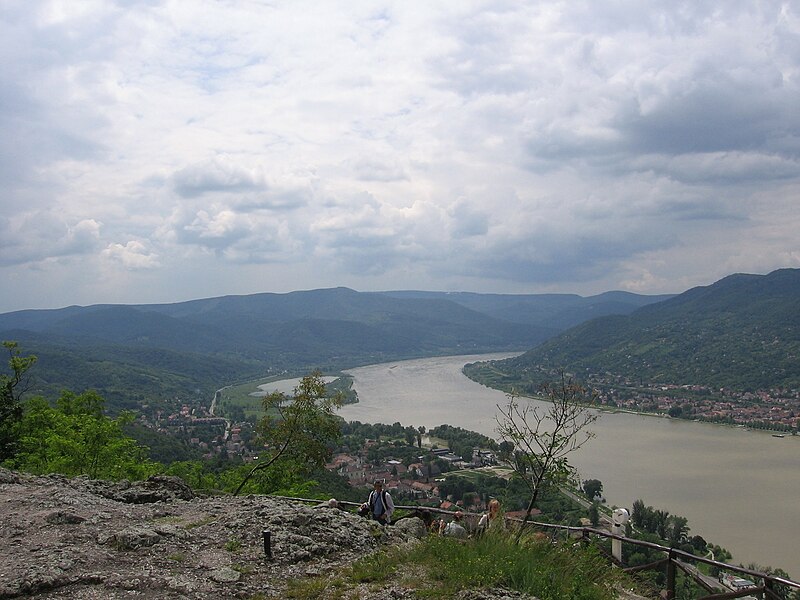 File:Danube Bend A.jpg