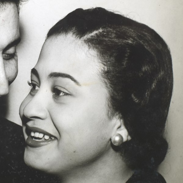 File:Dolores Duran (cropped).tif