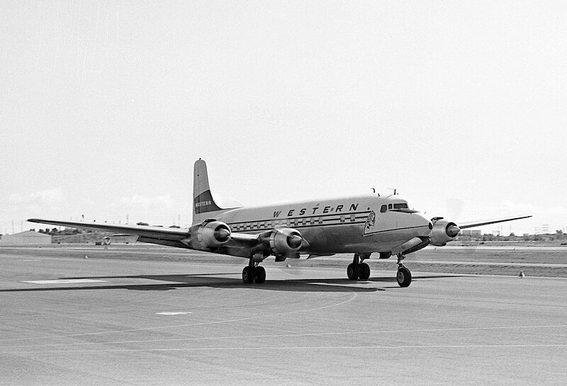 File:Douglas DC-6B, Western Airlines JP7385911.jpg