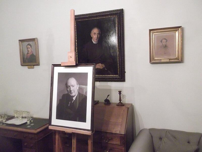 File:Dr Bowen's Room, University College, Oxford.JPG