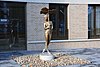 Dresden fountain figure girl with sheet 05.jpg