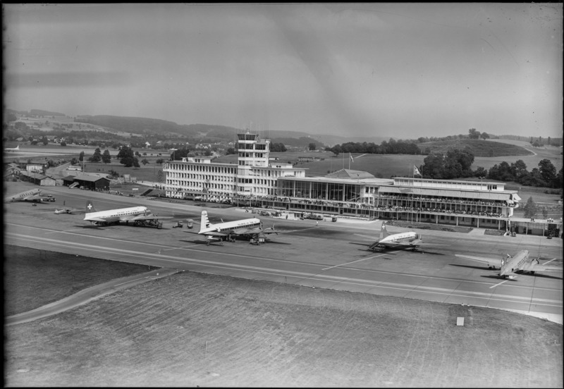 File:ETH-BIB-Flughafen-Zürich, Flughof, Tarmac, Flugzeuge-LBS H1-015093.tif