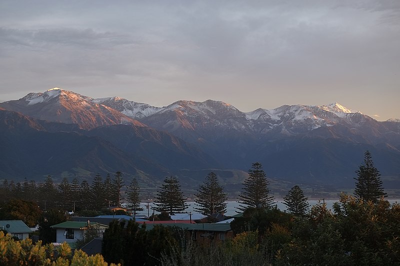 File:Early morning sun on snow-capped Seaward Kaikoura Range.jpg