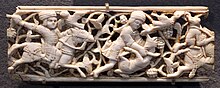 Arabesque pattern behind hunters on ivory plaque, 11th-12th century, Egypt Egitto, cairo, placca decorativa in avorio, XI sec - Louvre - OA 6265-1.jpg