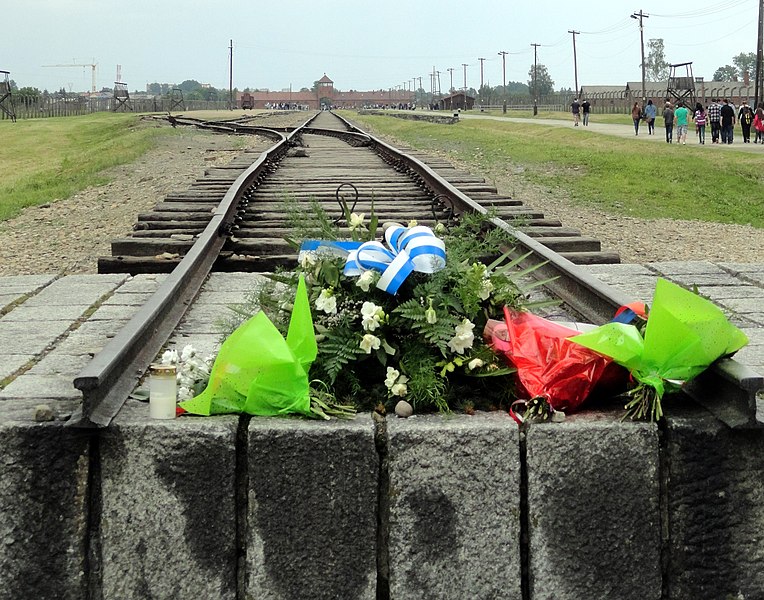 File:End of the railway line, Auschwitz-Birkenau, 2012 (2).jpg