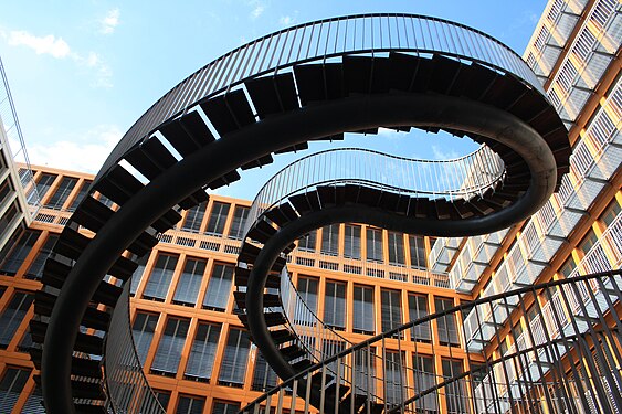 Endlose Treppe bei KPMG in München, Schwanthalerhöhe. Kunstwerk von Olafur Eliasson (Detail).