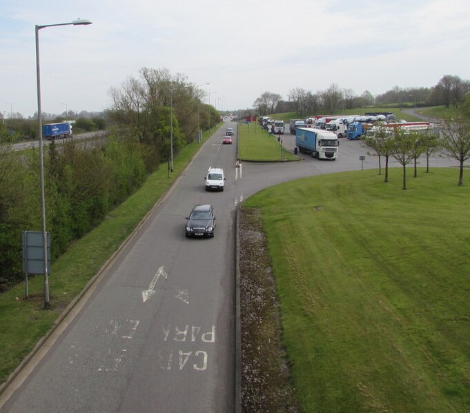 File:Entrance road to Taunton Deane Services Southbound, Somerset - geograph.org.uk - 5343855.jpg