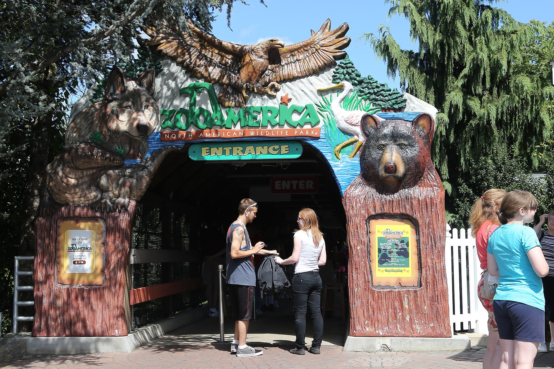 Entrance to Hersheypark ZooAmerica.jpg