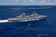 RIMPAC2024での他国艦艇と航行する様子（右舷側）