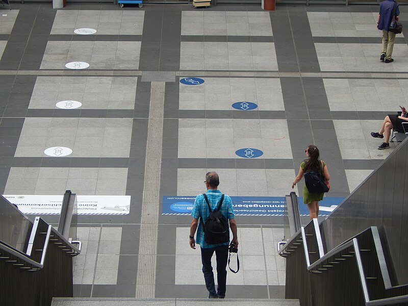 File:Face Recognition Field Test at Südkreuz 12.jpg