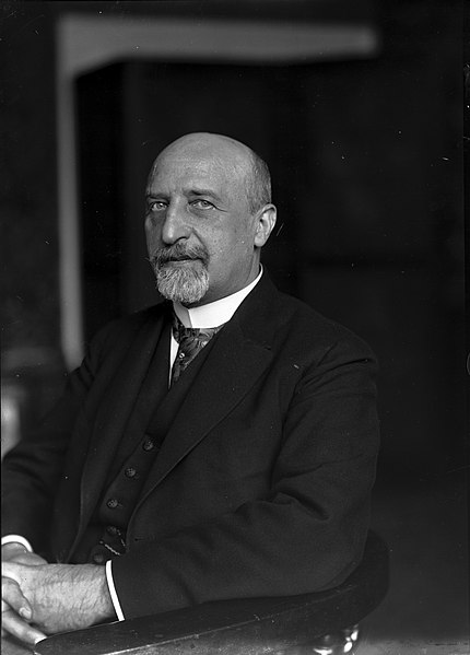 File:Ferdinand Schmutzer - Karl Seitz, 1925.jpg