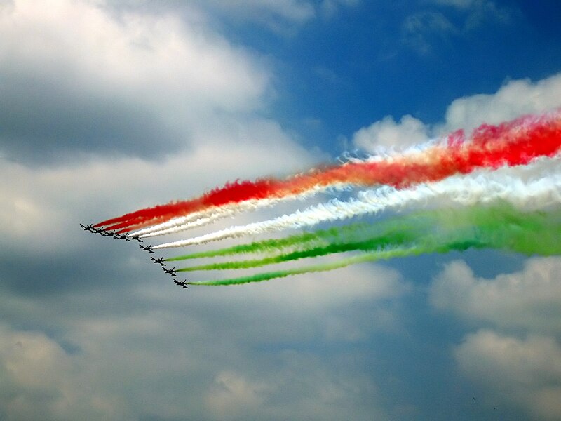 File:Festa della repubblica 2005 con frecce tricolori.jpg