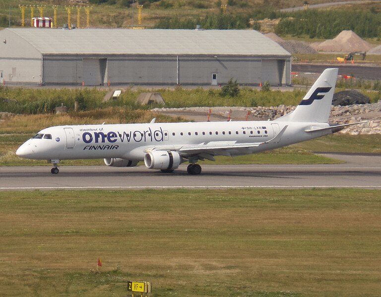 File:Finnair Embraer 190 OH-LKN at HEL 17AUG2014.JPG