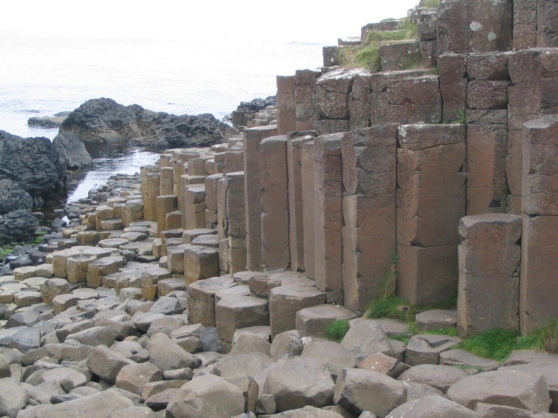 File:Giants-causeway-in-ireland.jpg