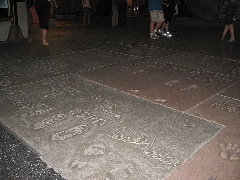 File:Grauman's Chinese Theatre, Hollywood, California (4) (2996358663).jpg