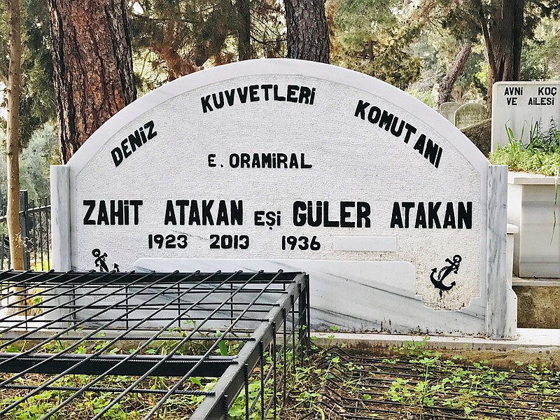 File:Gravestone of Zahit Atakan.jpg