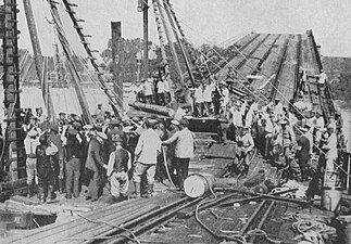 Reconstruction du pont peu avant l'incendie de 1915.