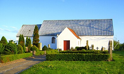 Sådan kommer du til Hæstrup Kirke med offentlig transport – Om stedet