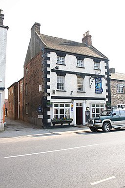 Small picture of Half Moon Hotel courtesy of Wikimedia Commons contributors